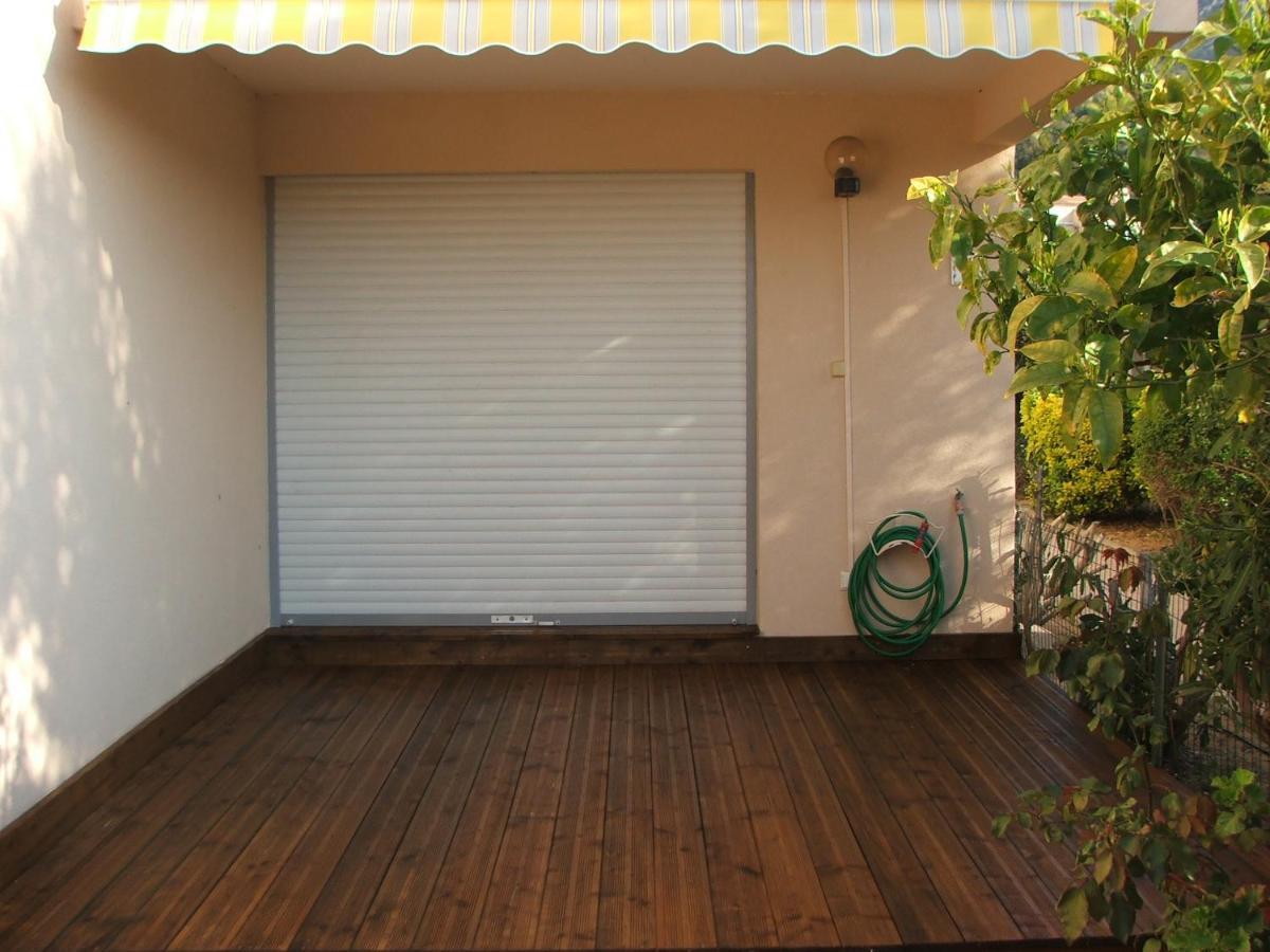 Au Coin De L'Olivier Apartment เลอลาวองดูว์ ภายนอก รูปภาพ